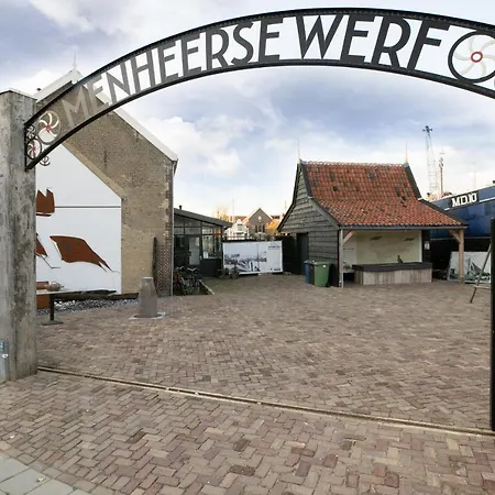 Pekelpakhuis Menheerse Werf Middelharnis Exterior photo